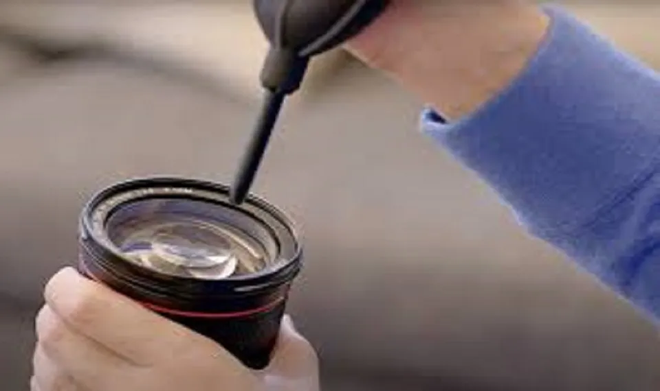 カメラを綺麗に掃除する
